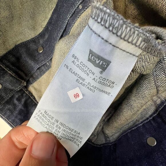 Levi's Jacket Women's Long Sleeve Button Down Trucker Denim Blue Size Small - Picture 9 of 9